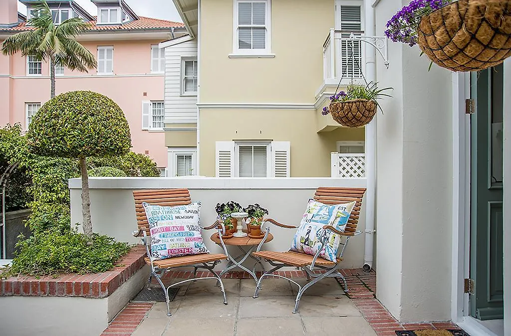 Charming Coastal Townhouse At The Majestic Holiday home Kalk Bay