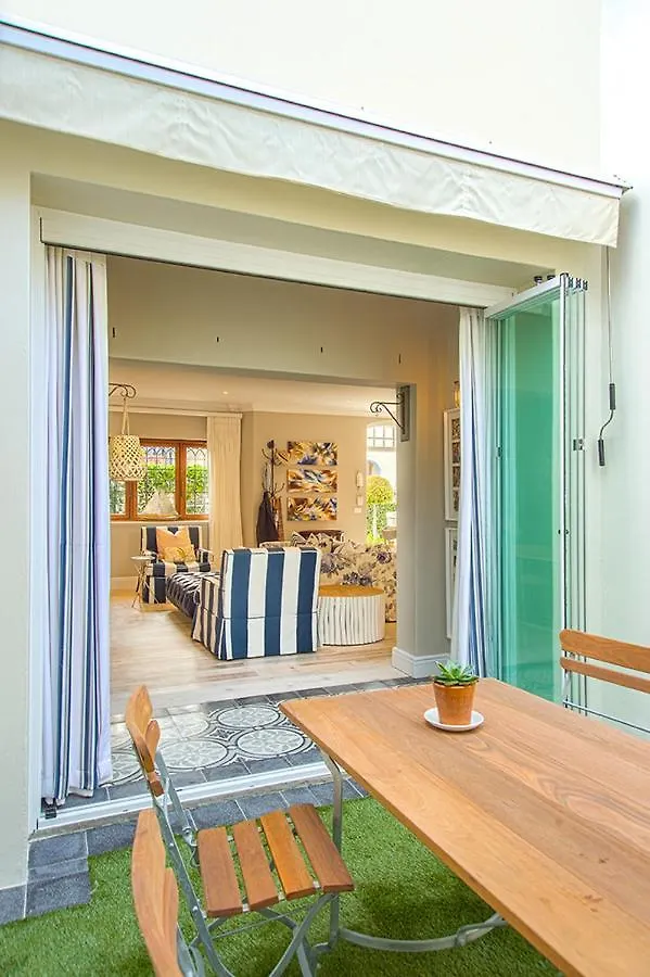 Charming Coastal Townhouse At The Majestic